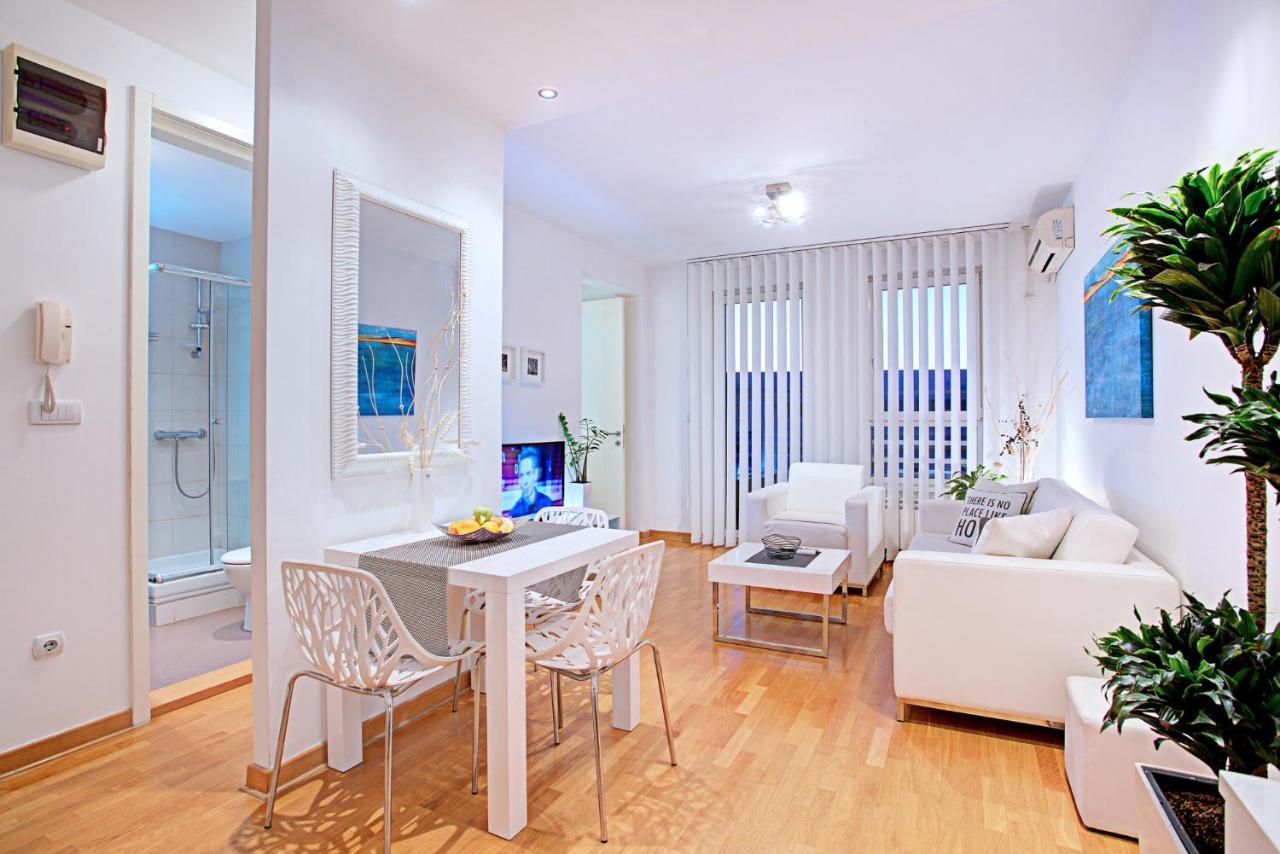 Belville Luxury Apartment Belgrad Exteriör bild